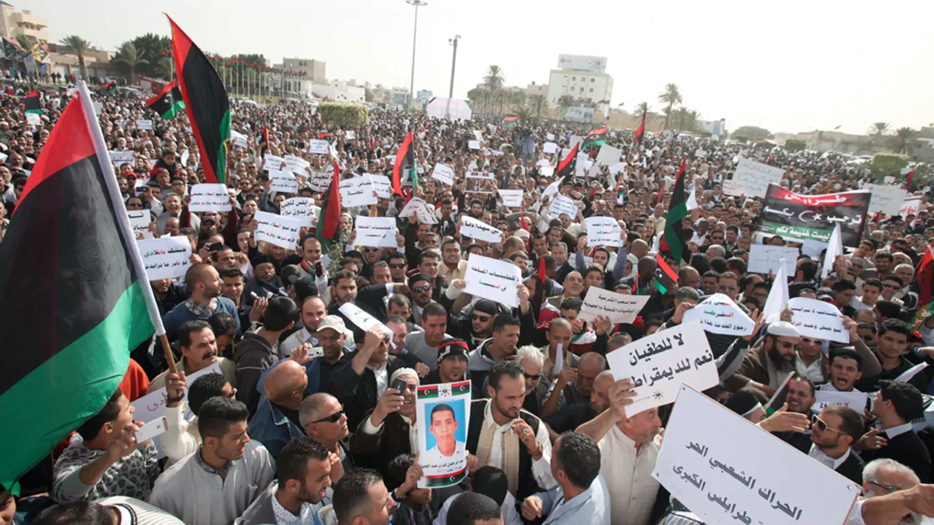 Benghazi. El frente no armado